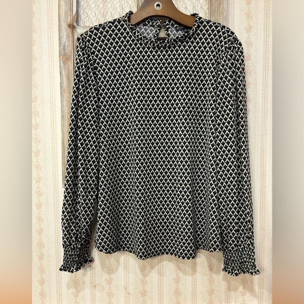 Women’s Long-Sleeve Blouse